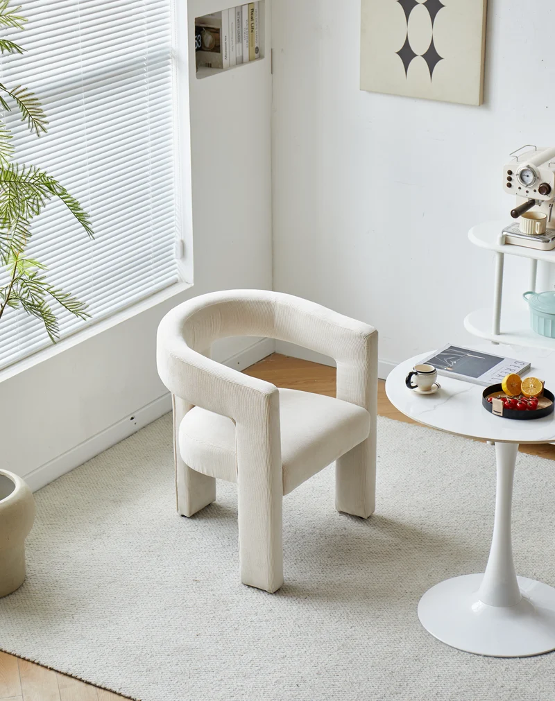 Fauteuil Nordlys en velours côtelé beige ARUSHA