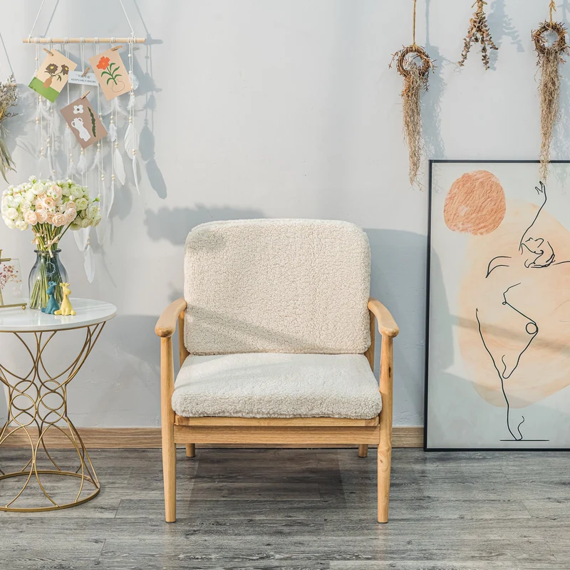 Fauteuil de salon Nordlys en bois massif et bouclettes blanches SURABAYA