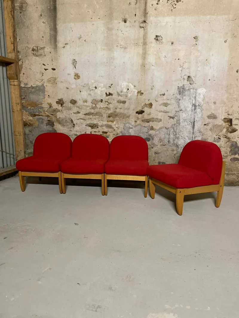 Chauffeuses vintage tissu rouge et bois clair
