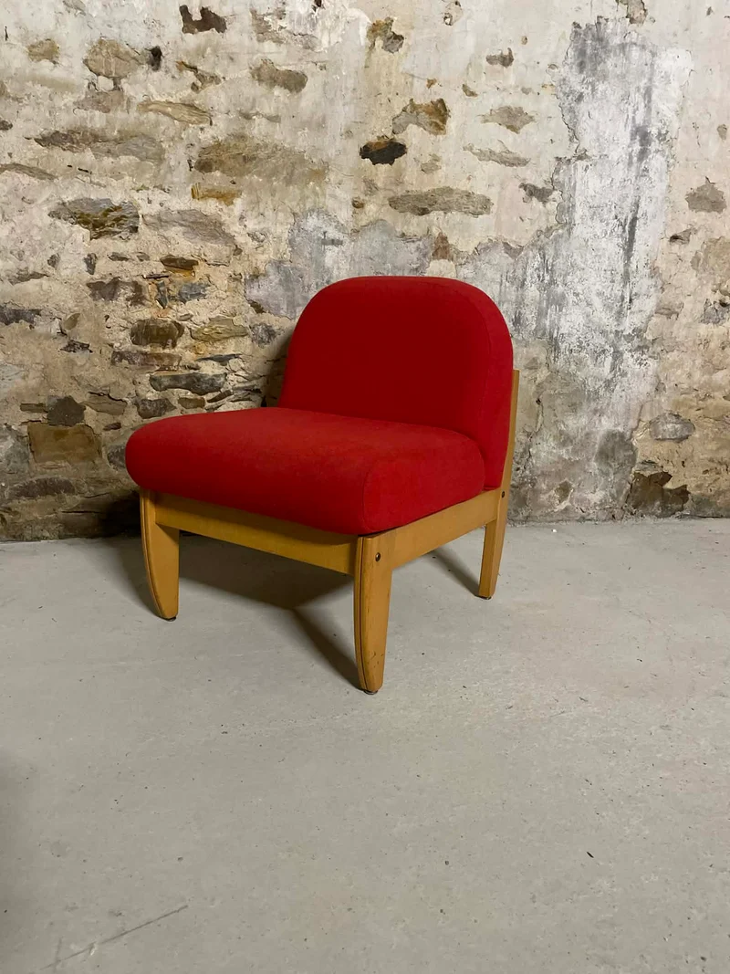 Chauffeuses vintage tissu rouge et bois clair