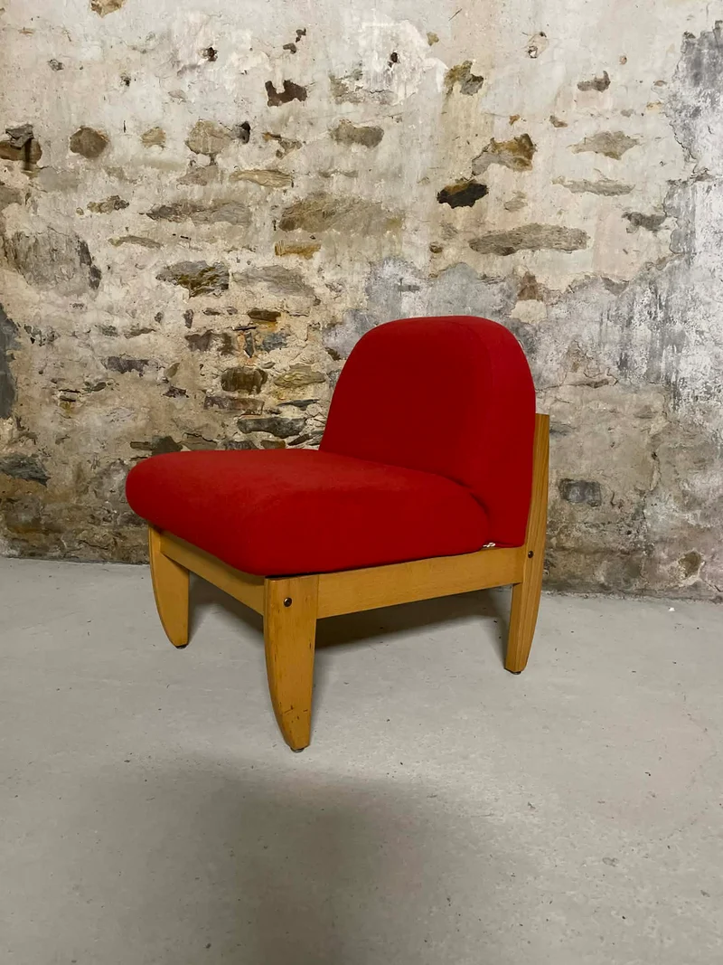 Chauffeuses vintage tissu rouge et bois clair