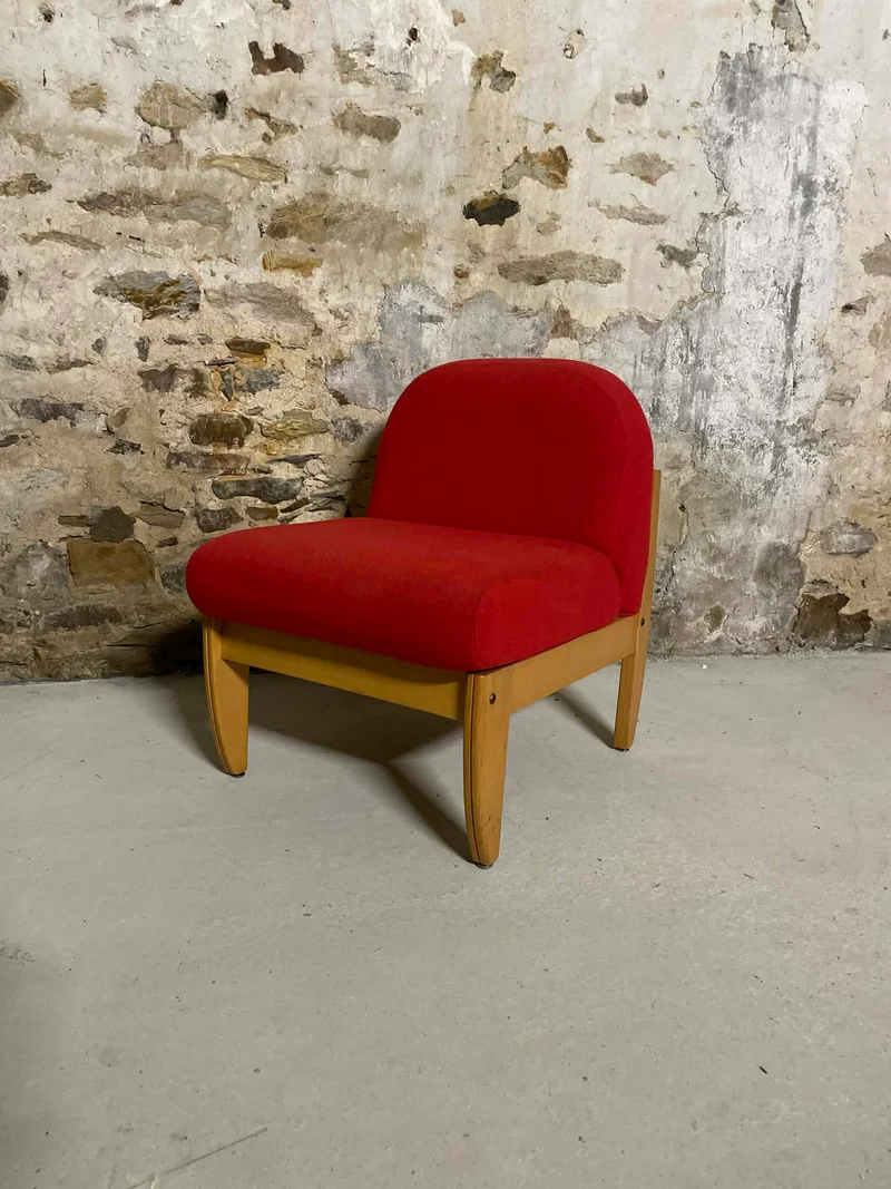 Chauffeuses vintage tissu rouge et bois clair