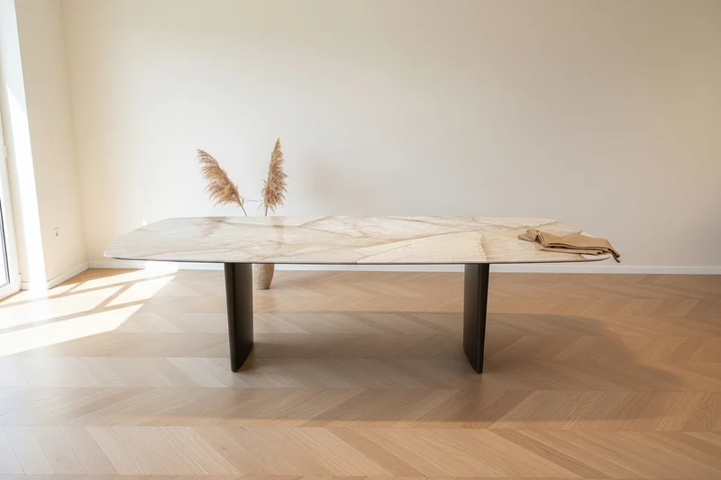 Grande table céramique forme tonneau - Auguste Akante