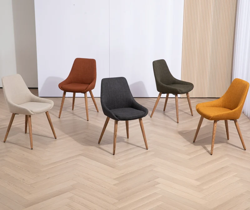 Chaise repas en tissu cognac pied chêne