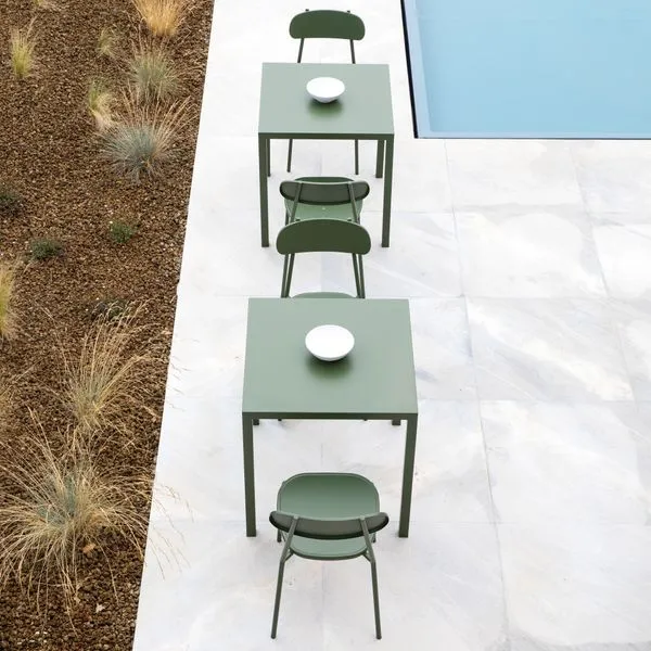 Table repas carré outdoor 80cm métal vert foncé