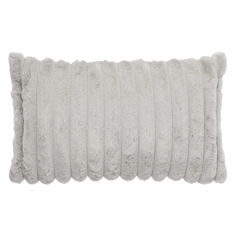 Coussin 12 x 20 po en fausse fourrure - Raya