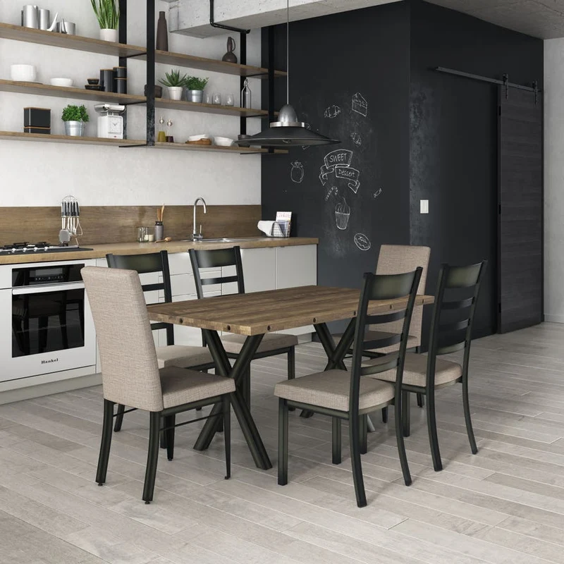 Chaise de salle à manger en métal noir avec une assise rembourrée en tissu beige - Owen
