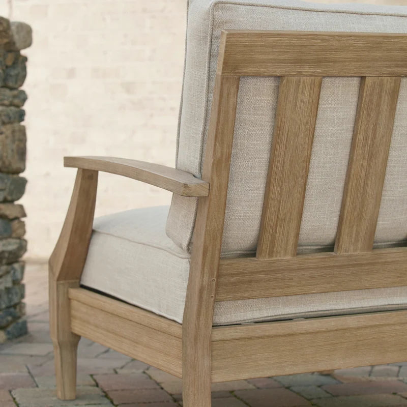 Fauteuil extérieur en tissu Nuvella beige pâle et en bois d'eucalyptus - Clare View