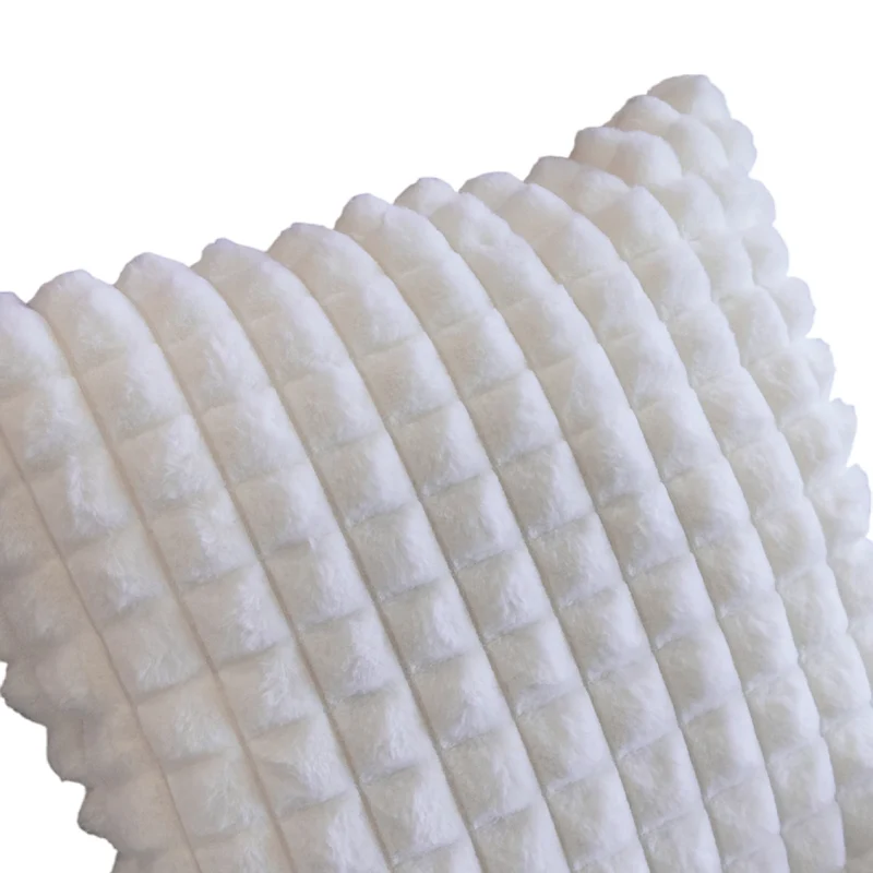Coussin 20 x 20 po en fausse fourrure - Santi