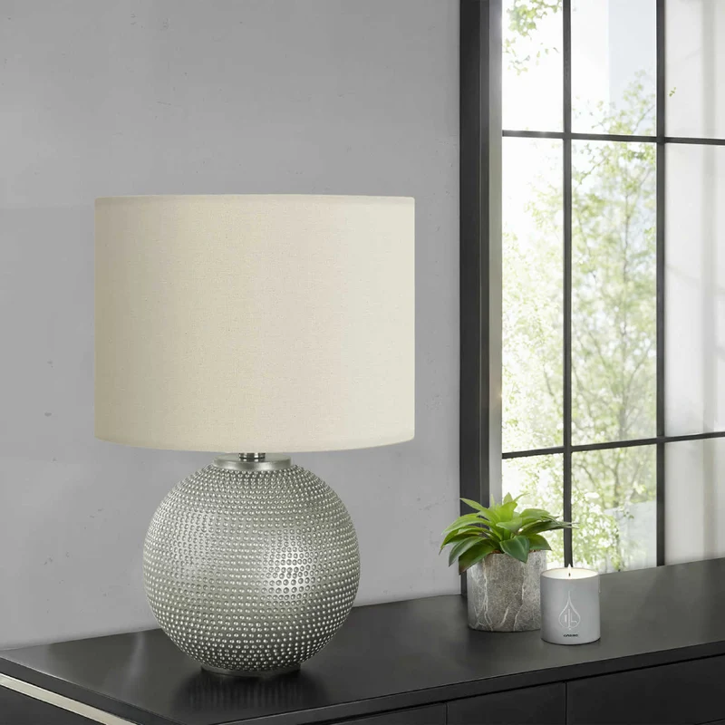 Lampe de table en résine grise texturée 19 po - I 9653