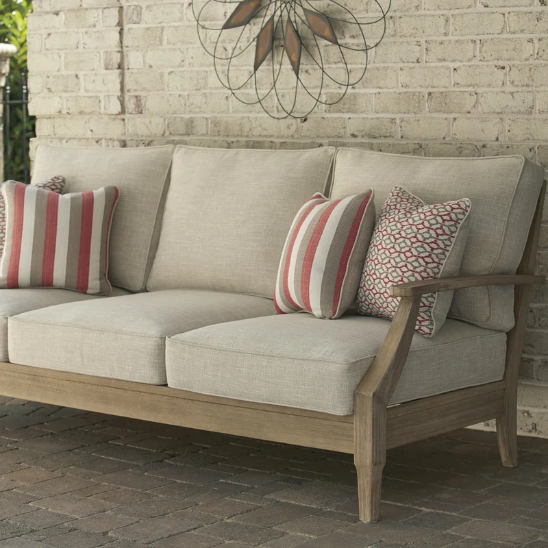 Sofa extérieur en tissu Nuvella beige pâle et en bois d'eucalyptus avec coussins - Clare view
