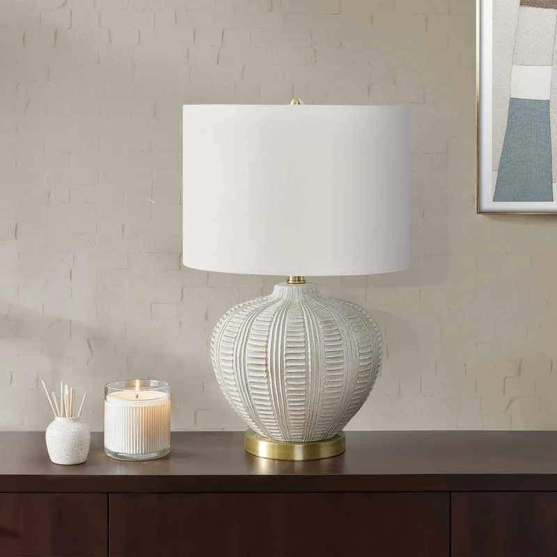 Lampe de table en résine crème texturée 21 po - I 9617