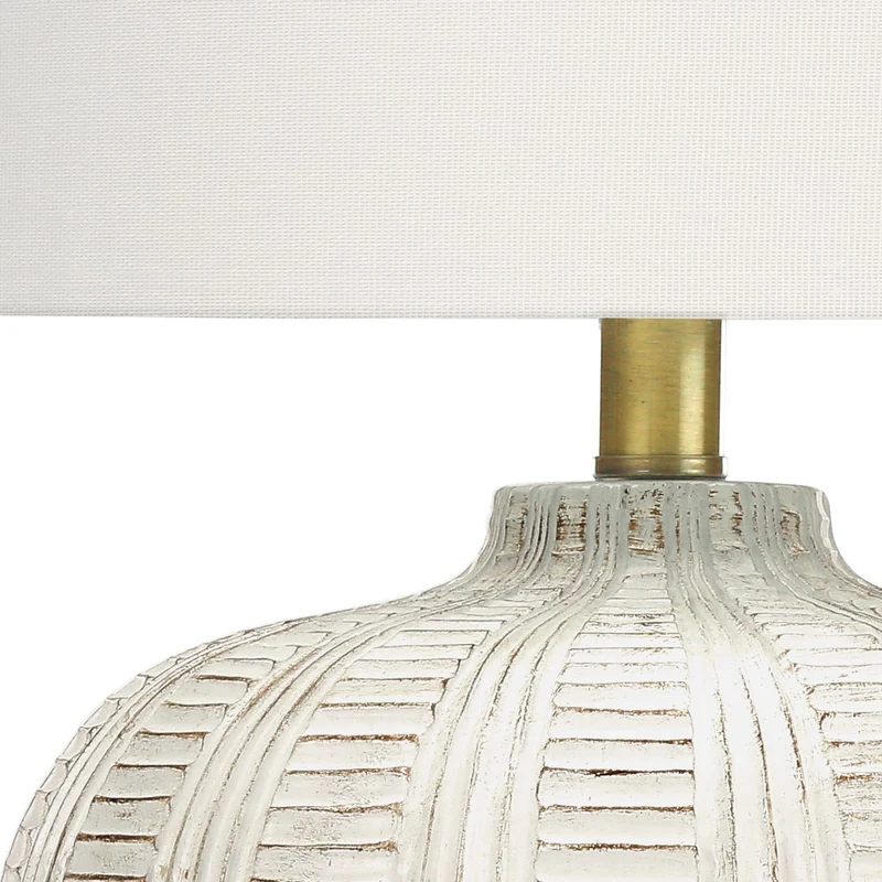 Lampe de table en résine crème texturée 21 po - I 9617