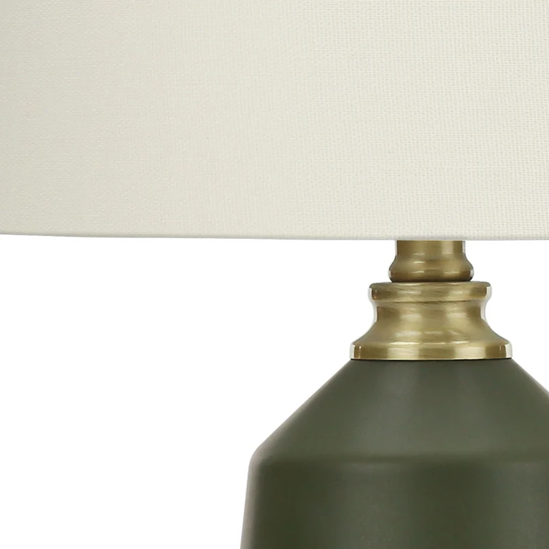 Lampe de table en céramique verte et accents en métal doré 26 po - I 9624