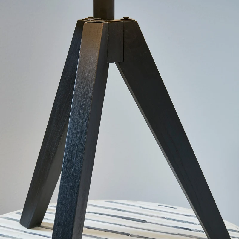 Ensemble de 2 lampes de table trépied en bois noir 24 po. - Laifland