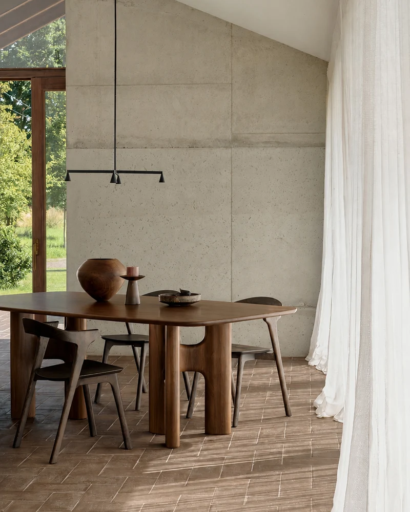 Flow dining Table - Teak Wild Brown
