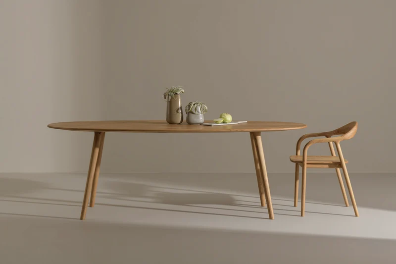 LUCIA Oval Dining Table