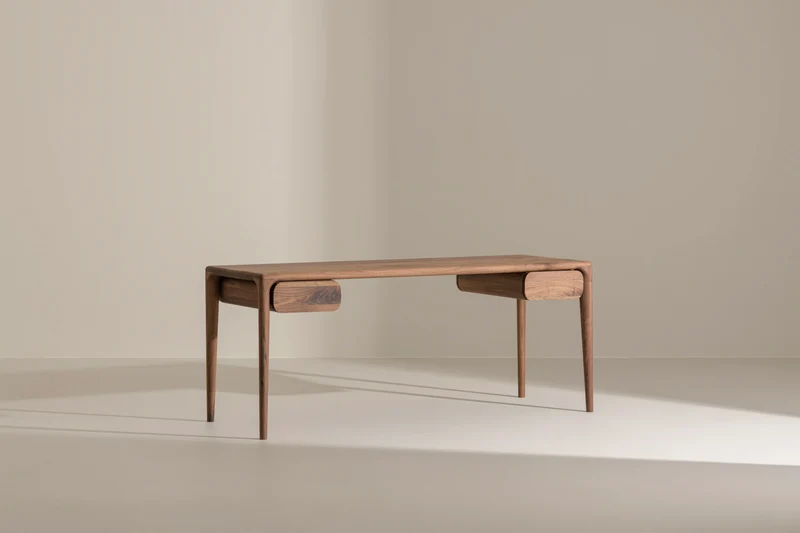 LUNA Desk