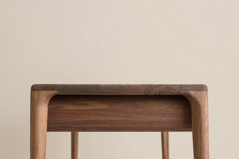 LUNA Desk
