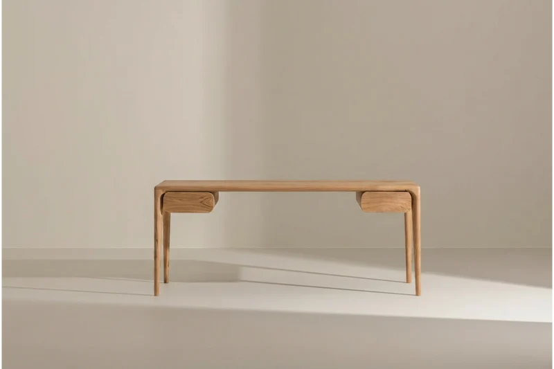 LUNA Desk