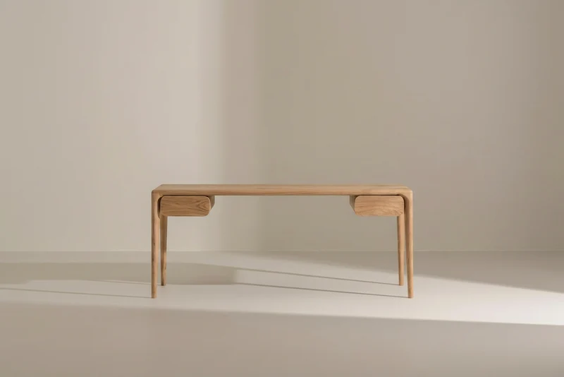 LUNA Desk