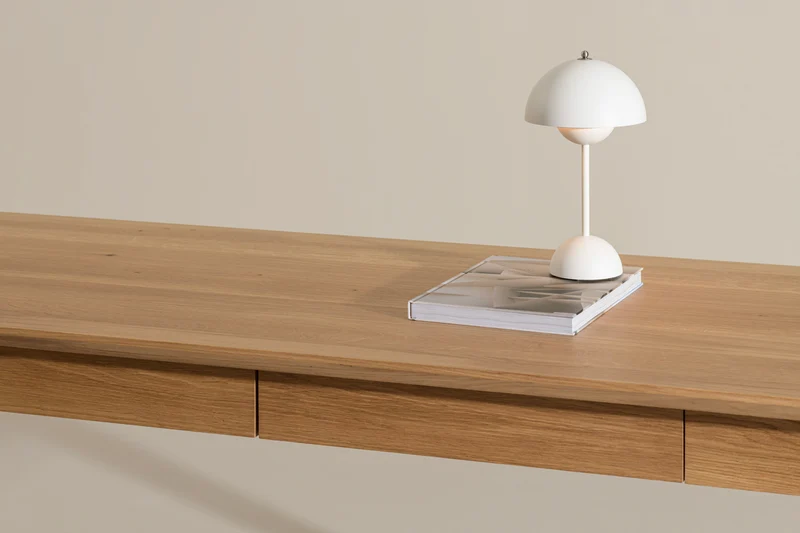 AMBER Desk