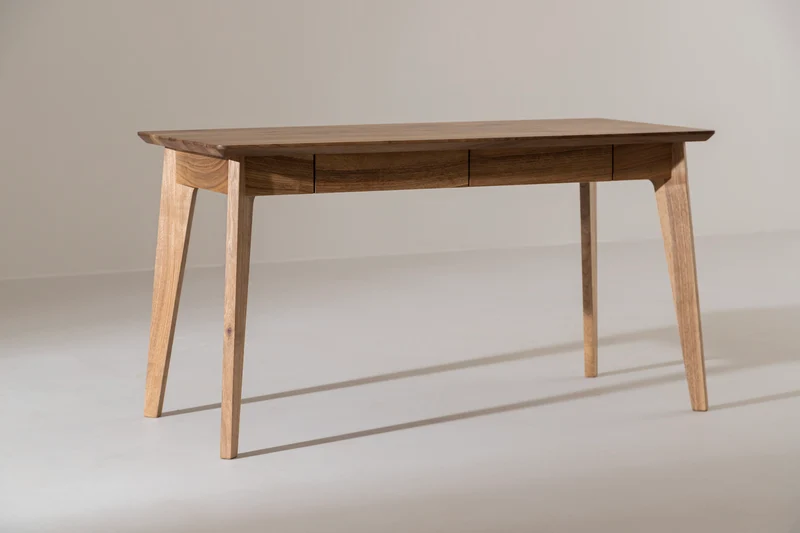 AMBER Desk