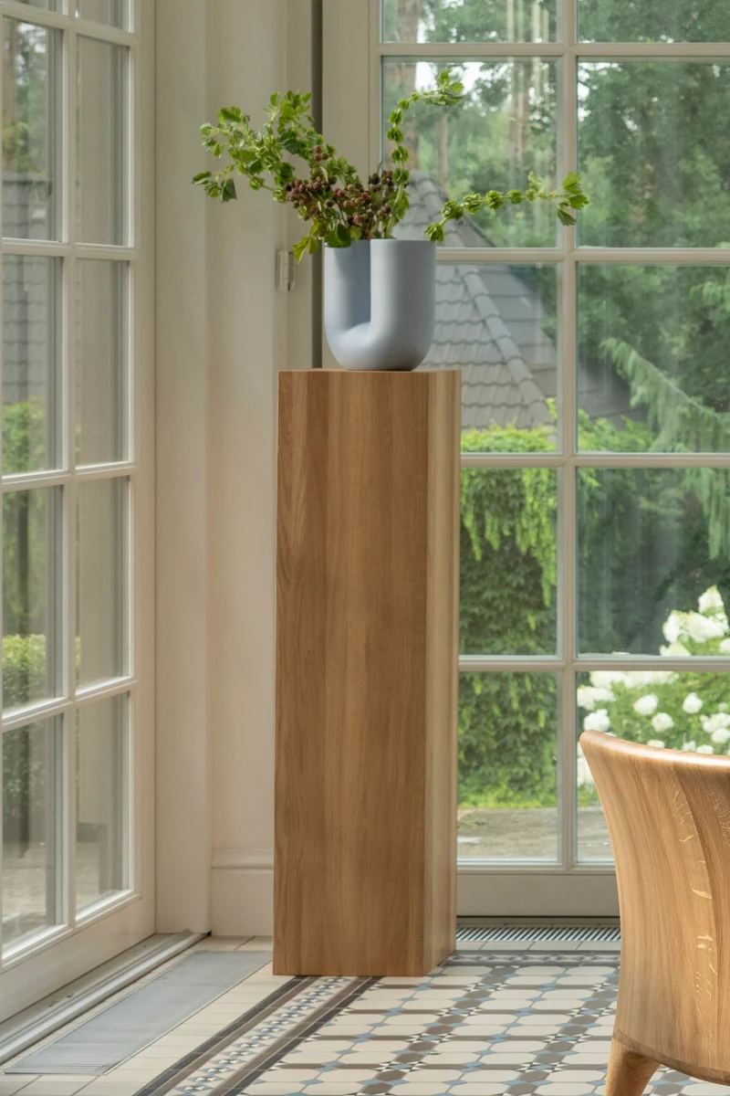 VITALI Pedestal