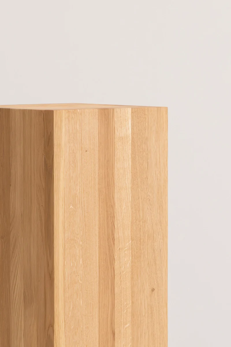 VITALI Pedestal