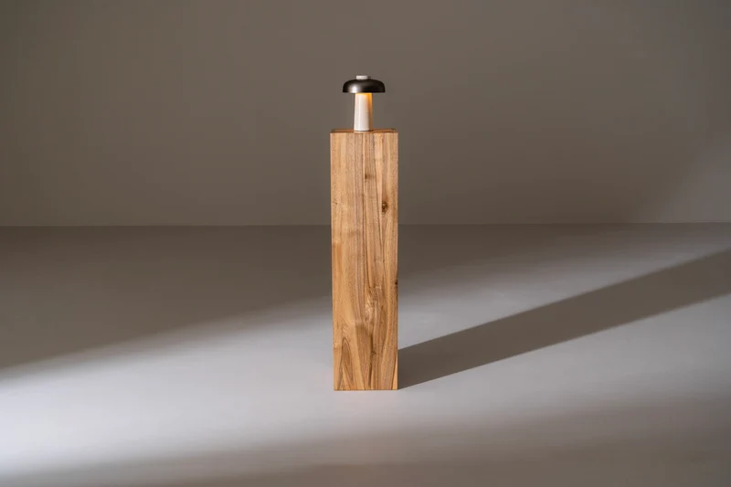 VITALI Pedestal