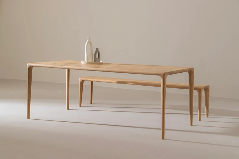LÜNA Bench