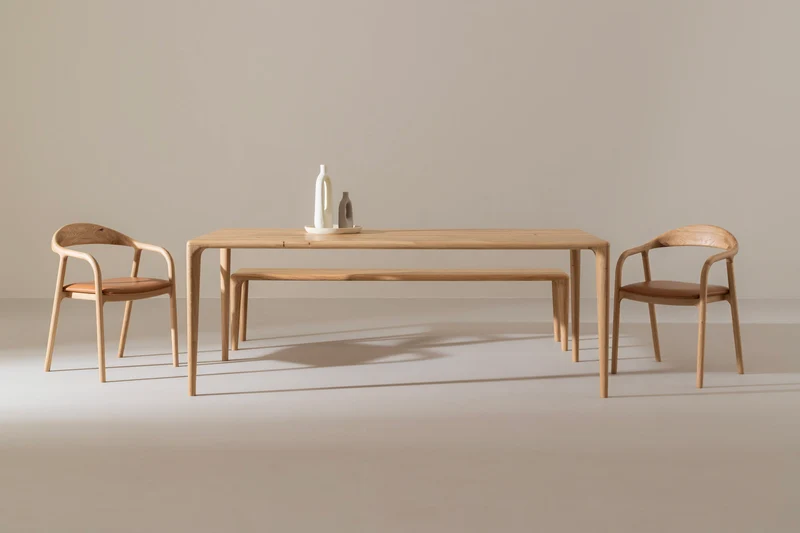 LÜNA Bench