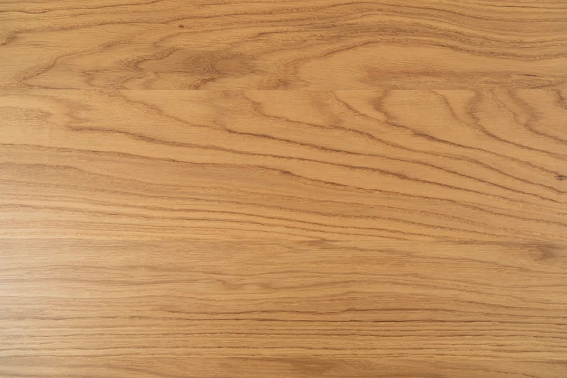 LÜNA Dining Table