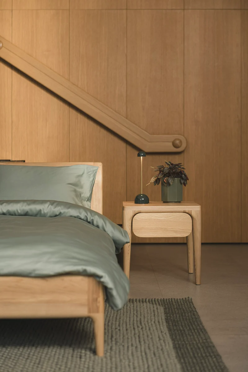 LÜNA Bedside Table