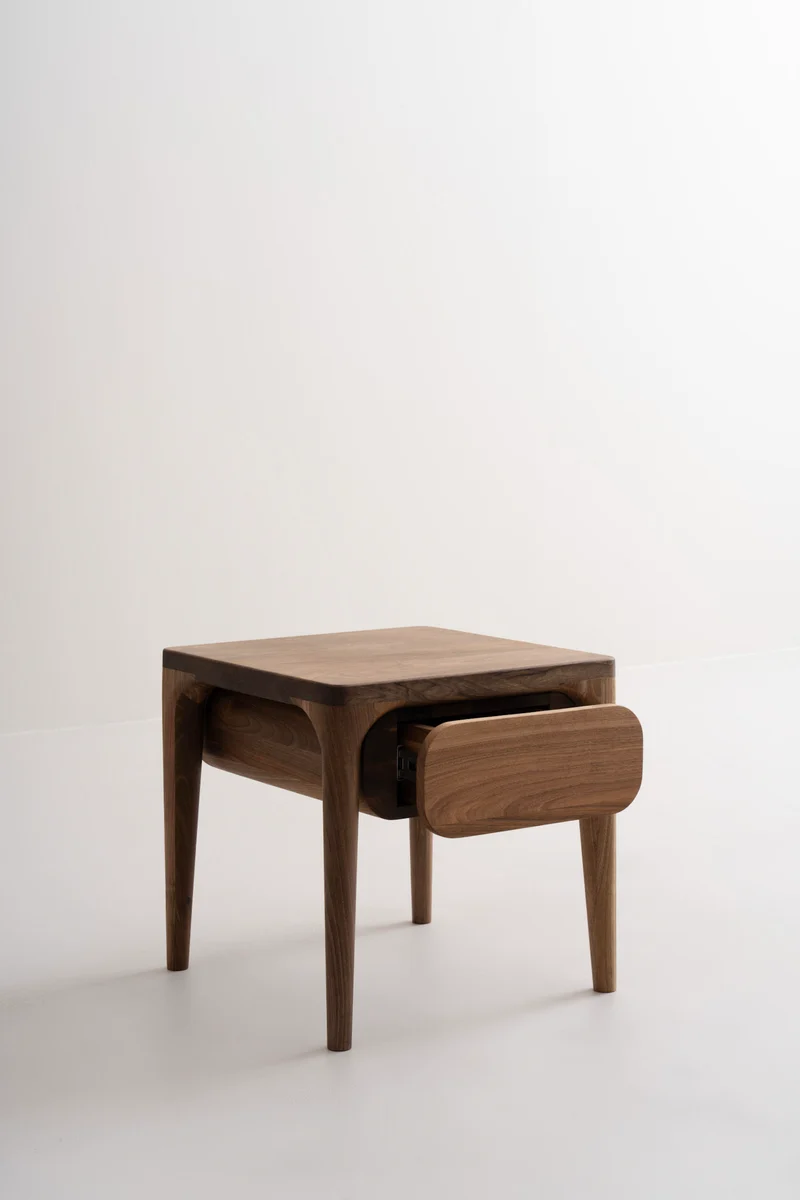 LÜNA Bedside Table