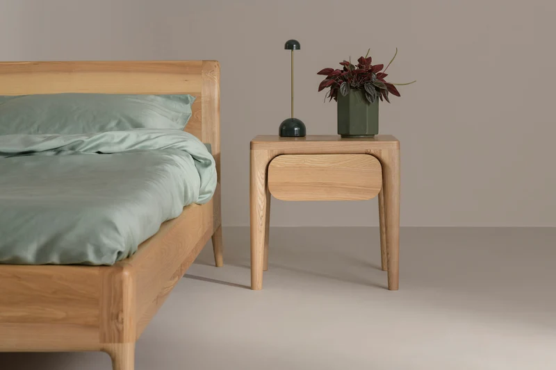 LÜNA Bedside Table