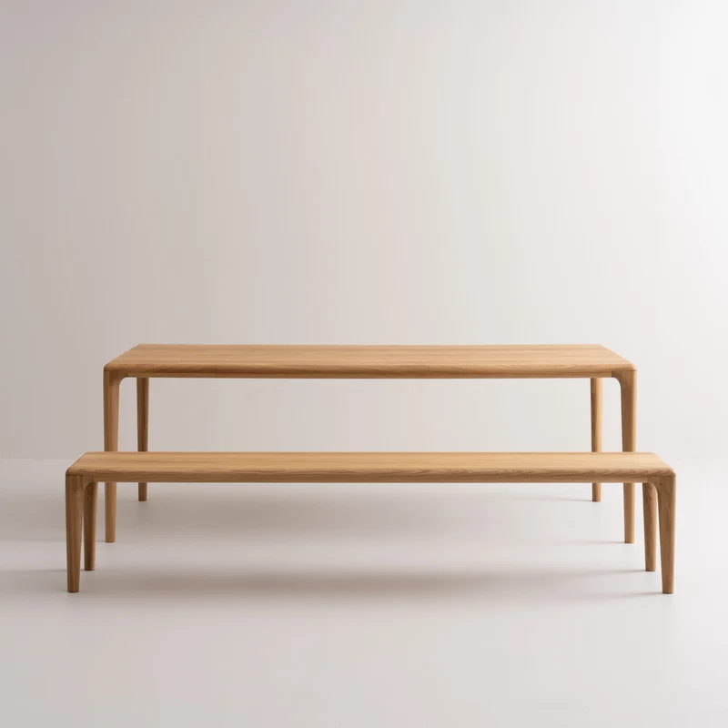 LÜNA S Dining Table