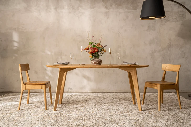AMBER Oval Dining Table