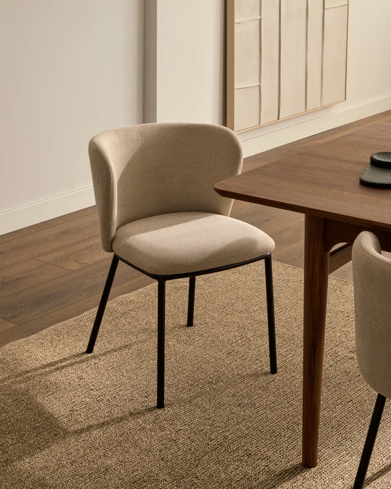 Ciselia chair in beige chenille and black legs