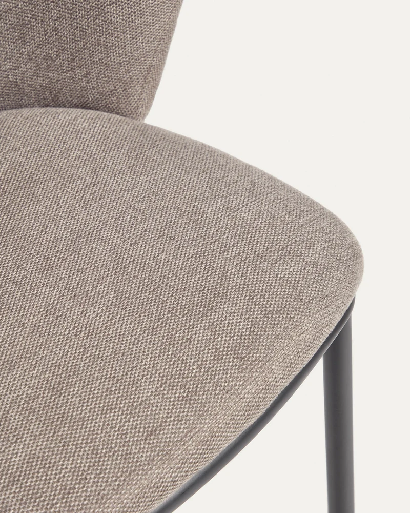 Ciselia chair in light brown chenille and black legs