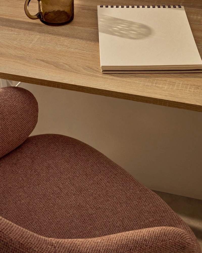 Einara pink office chair and legs made of steel in matt white