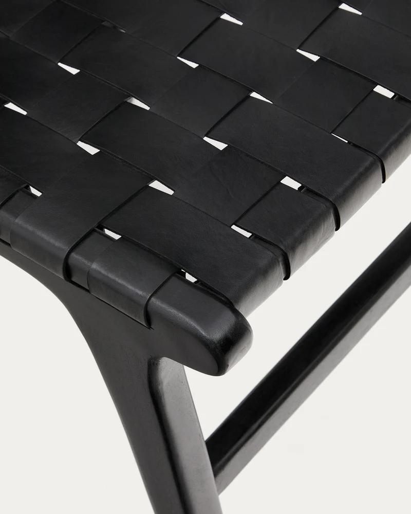 Calixta chair in leather and solid mahogany wood with black finish