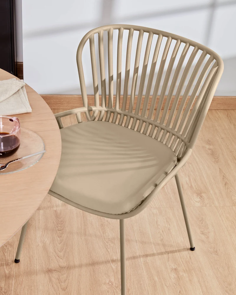 Surpik chair with steel legs in beige finnish