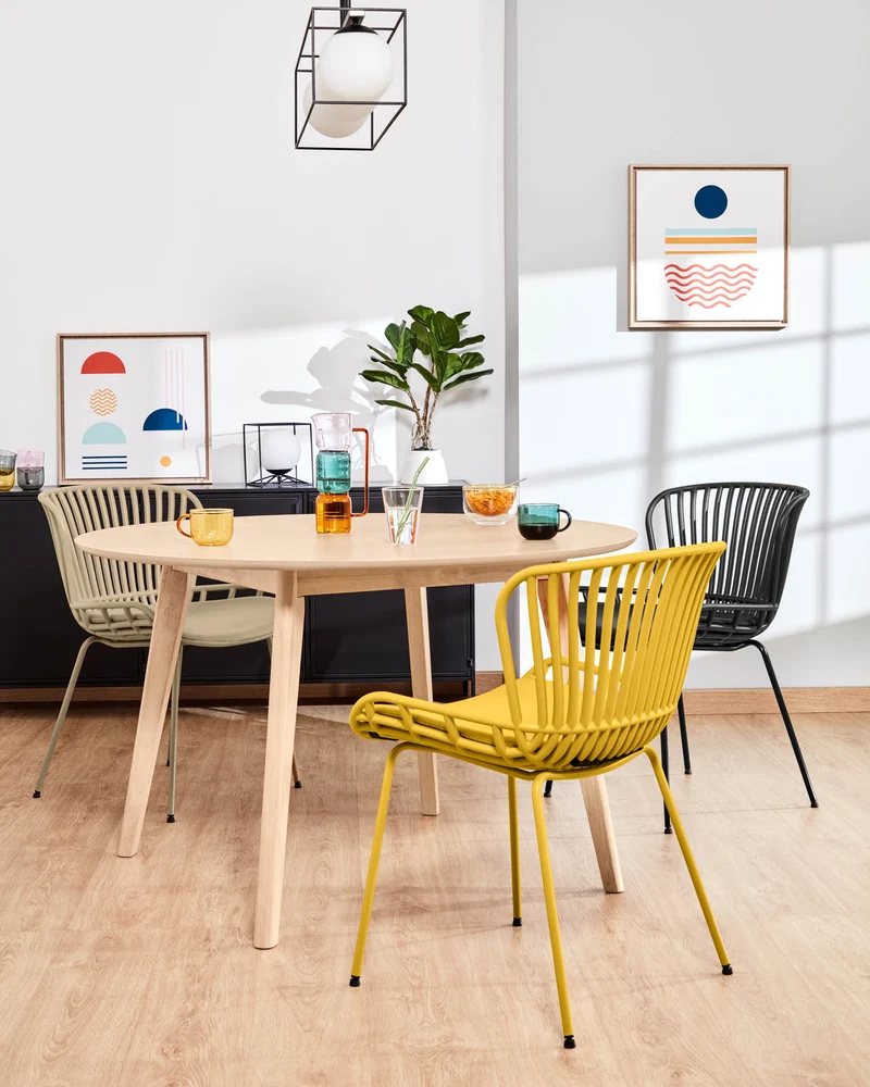 Surpik chair with steel legs in black finnish