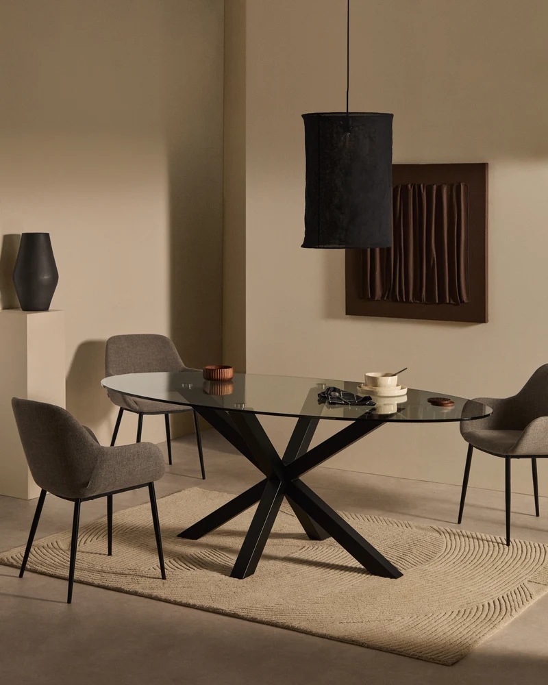 Argo oval table in glass and steel legs with black finish Ø 200 x 100 cm