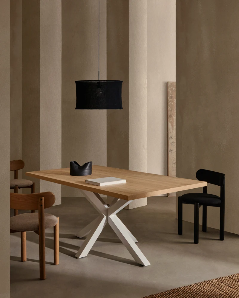 Argo table in melamine with natural finish and steel legs with white finish 160 x 100 cm
