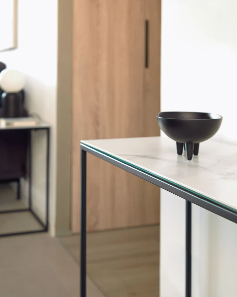 Rewena console table with Kalos Blanco porcelain top and steel structure, 110 x 75 cm
