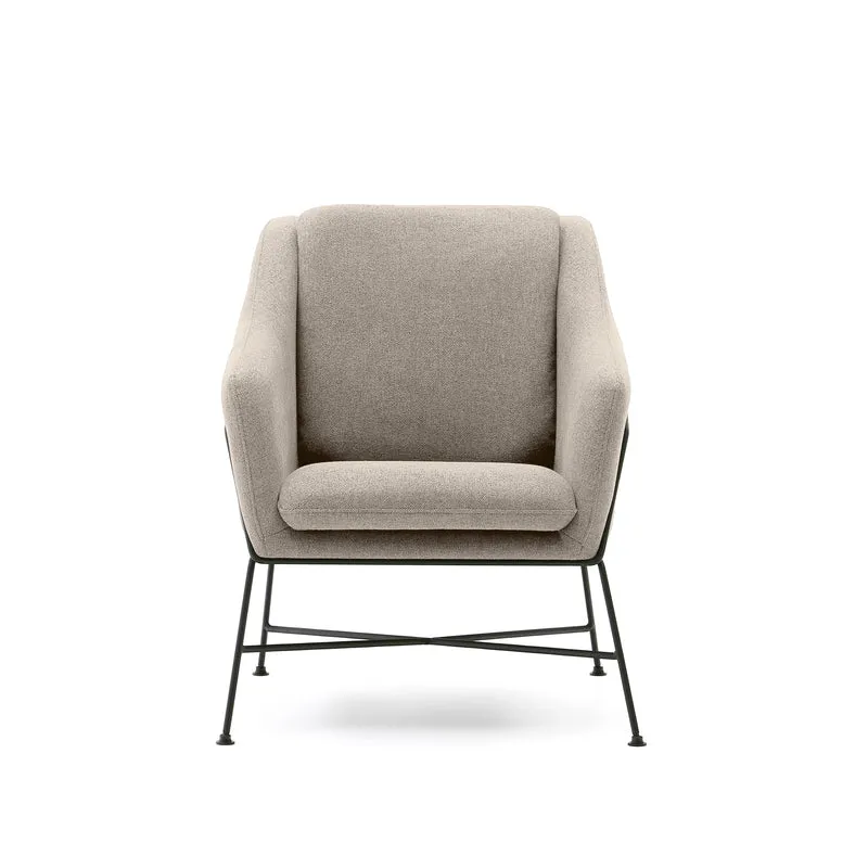 Brida armchair in beige and steel legs with black finish