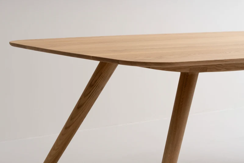 TAVI Table à manger