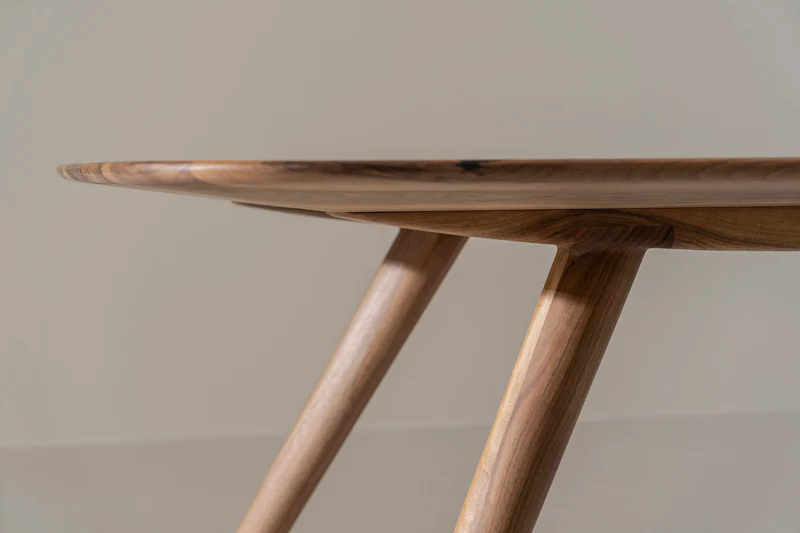 TAVI Table à manger